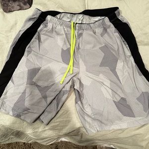 Old Navy active shorts